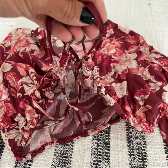 ZARA FLORAL CROPPED TOP SIZE XS - Picture 2 of 5